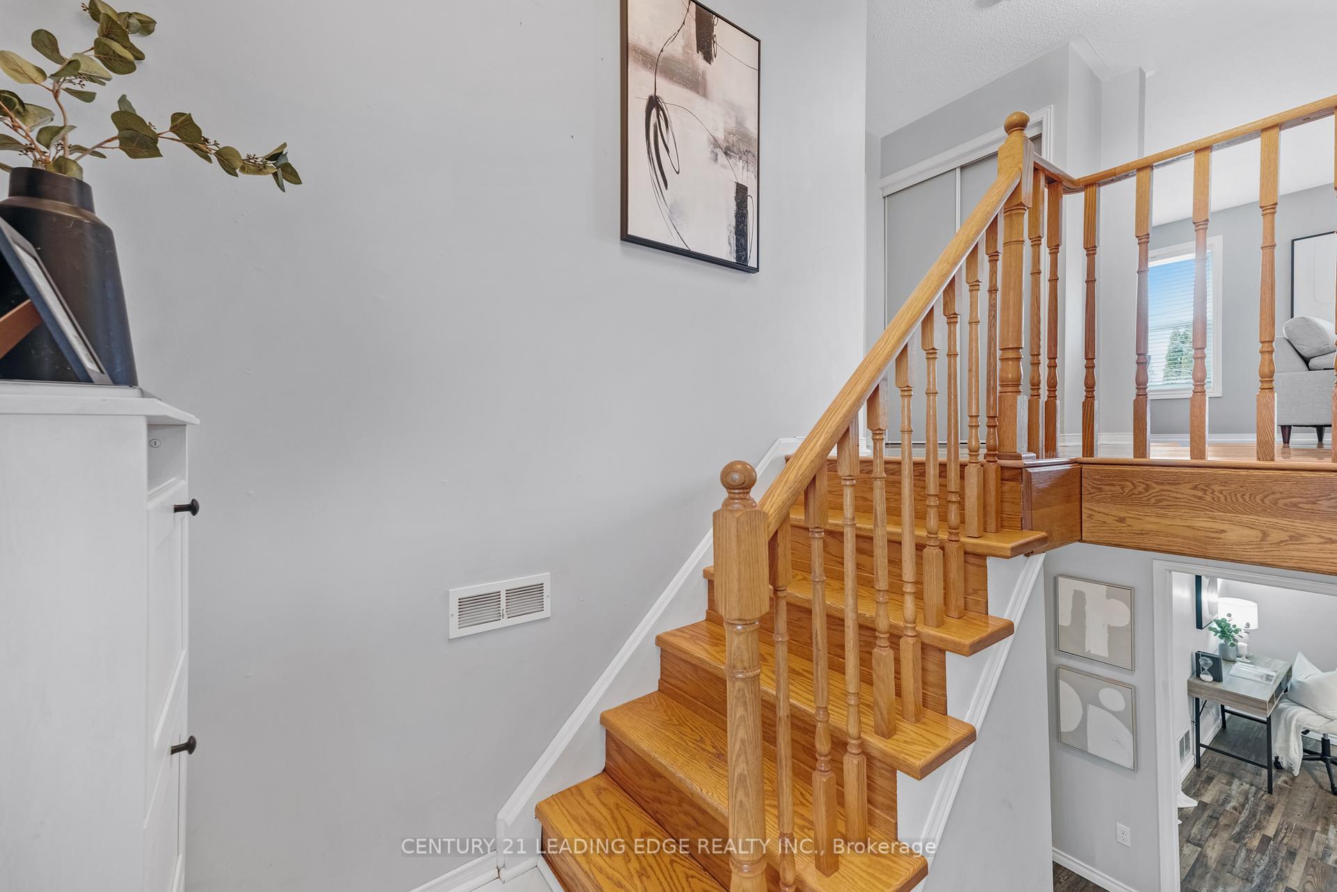 Photo 24 of 46 Fenwick Avenue, Clarington, Bowmanville — HOMEH