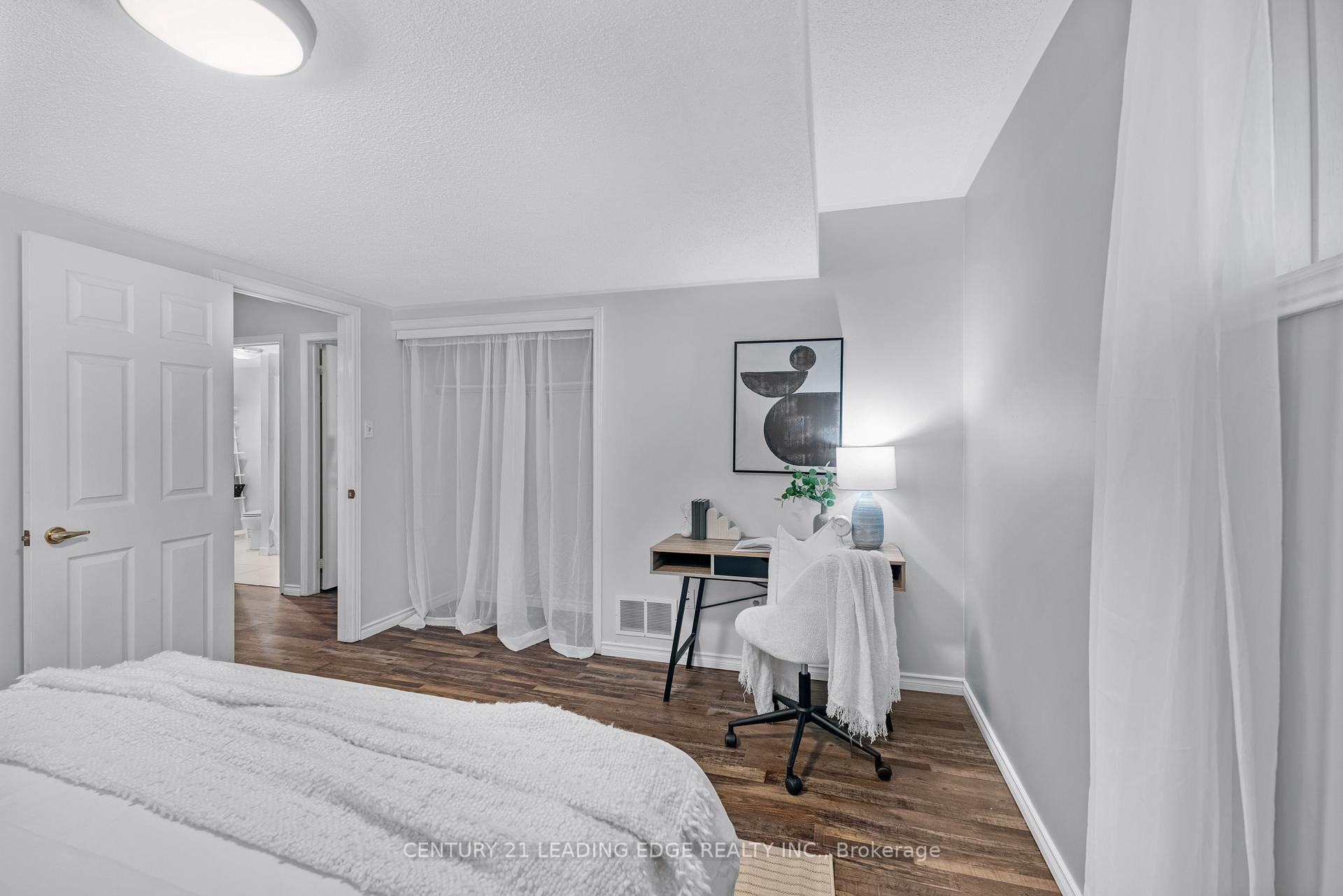 Photo 27 of 46 Fenwick Avenue, Clarington, Bowmanville — HOMEH