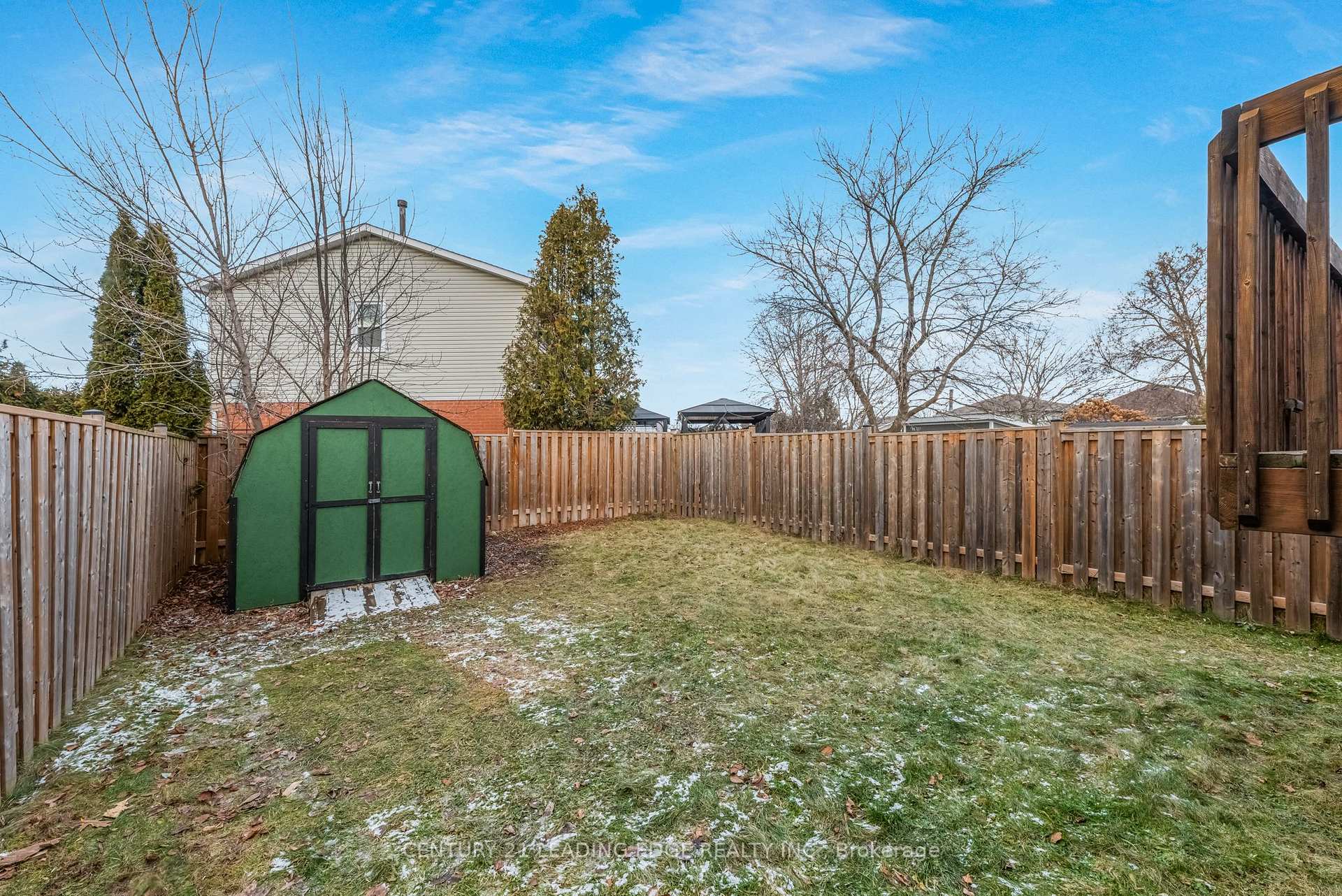 Photo 32 of 46 Fenwick Avenue, Clarington, Bowmanville — HOMEH