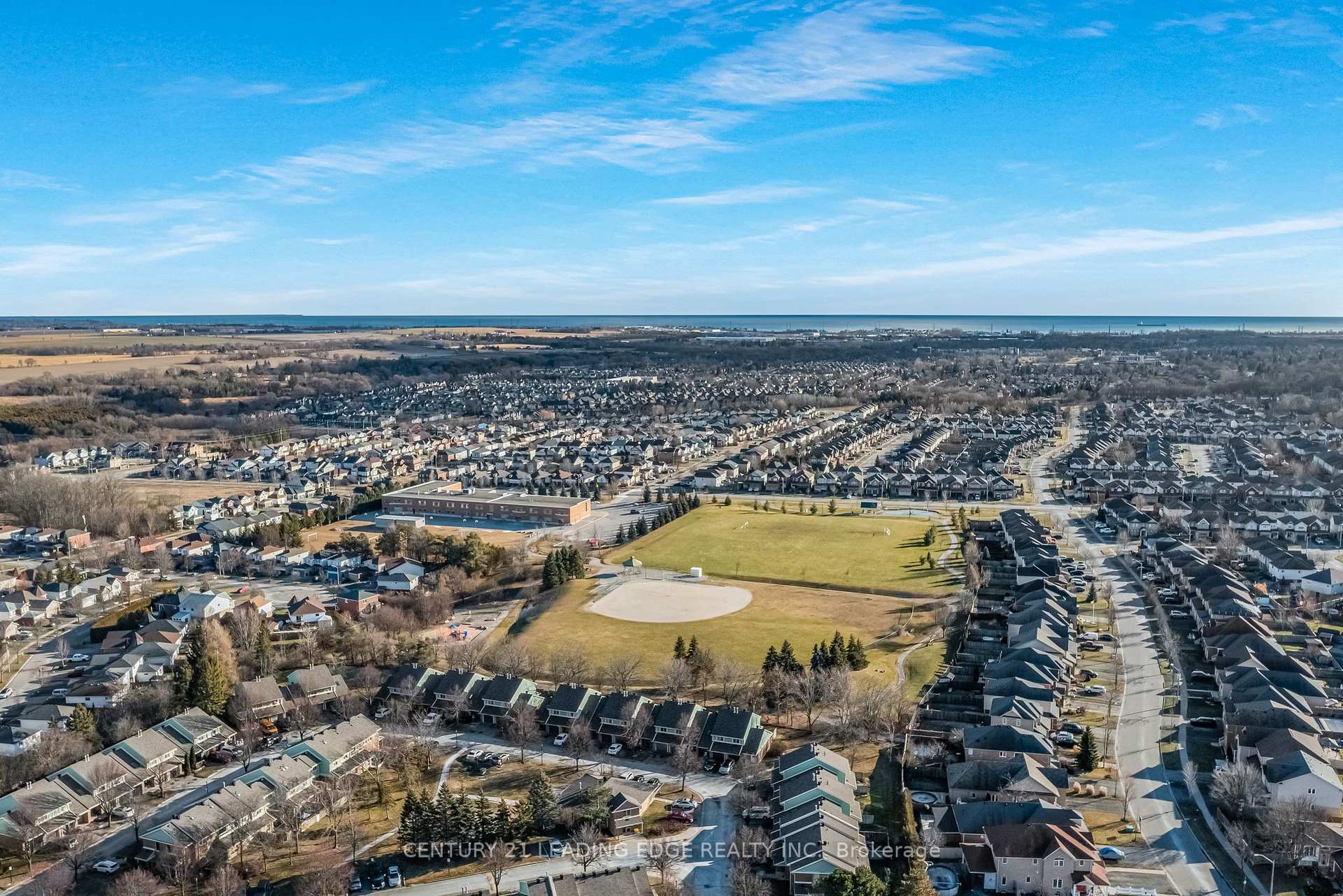 Photo 36 of 46 Fenwick Avenue, Clarington, Bowmanville — HOMEH