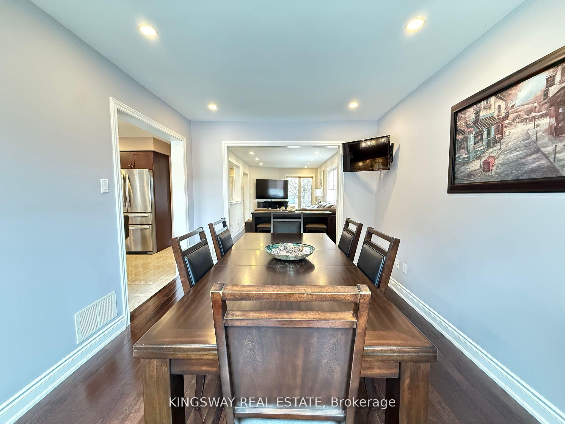 Photo 6 of 49 Farncomb Crescent, Clarington, Bowmanville — HOMEH