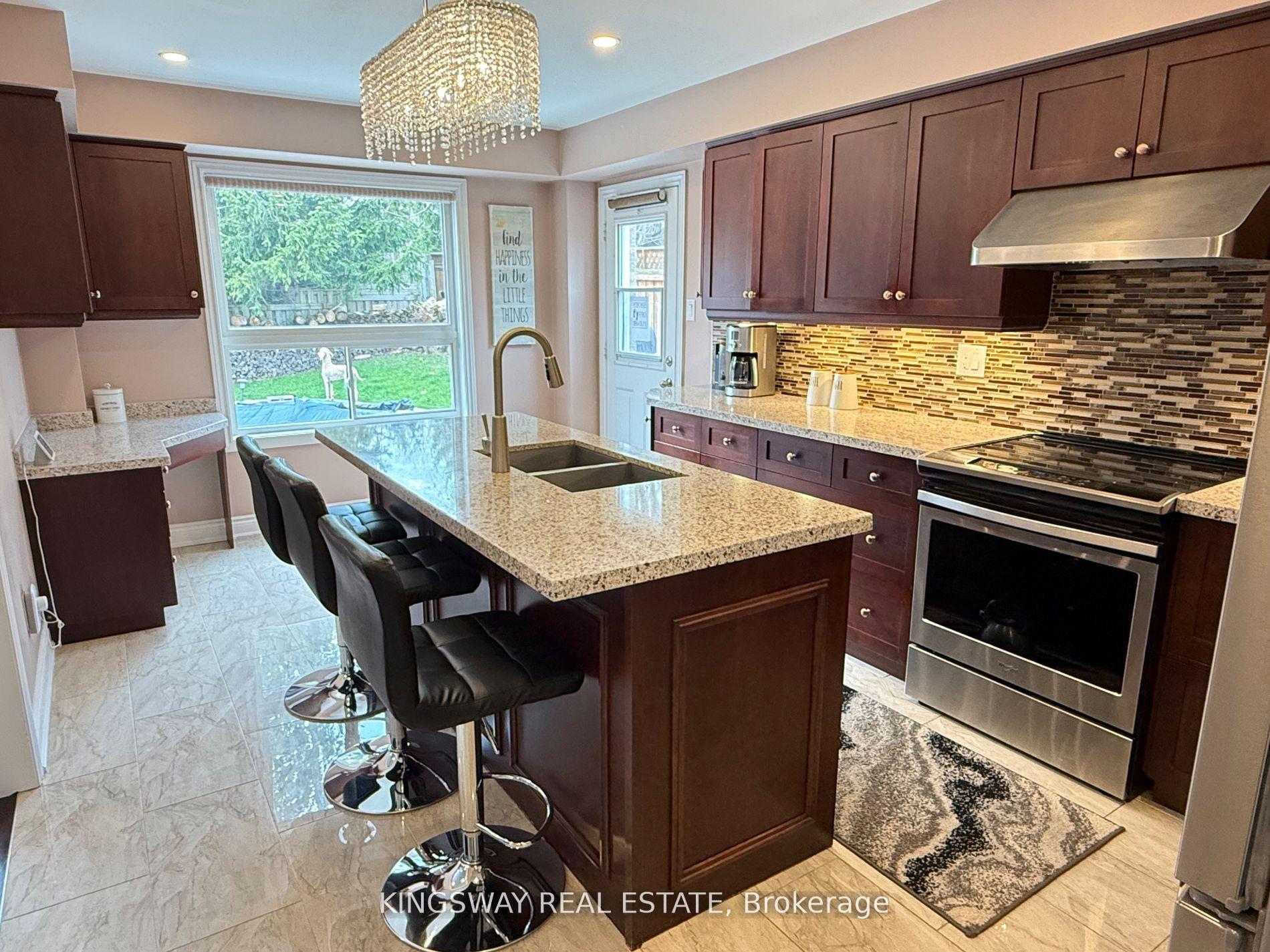 Photo 15 of 49 Farncomb Crescent, Clarington, Bowmanville — HOMEH