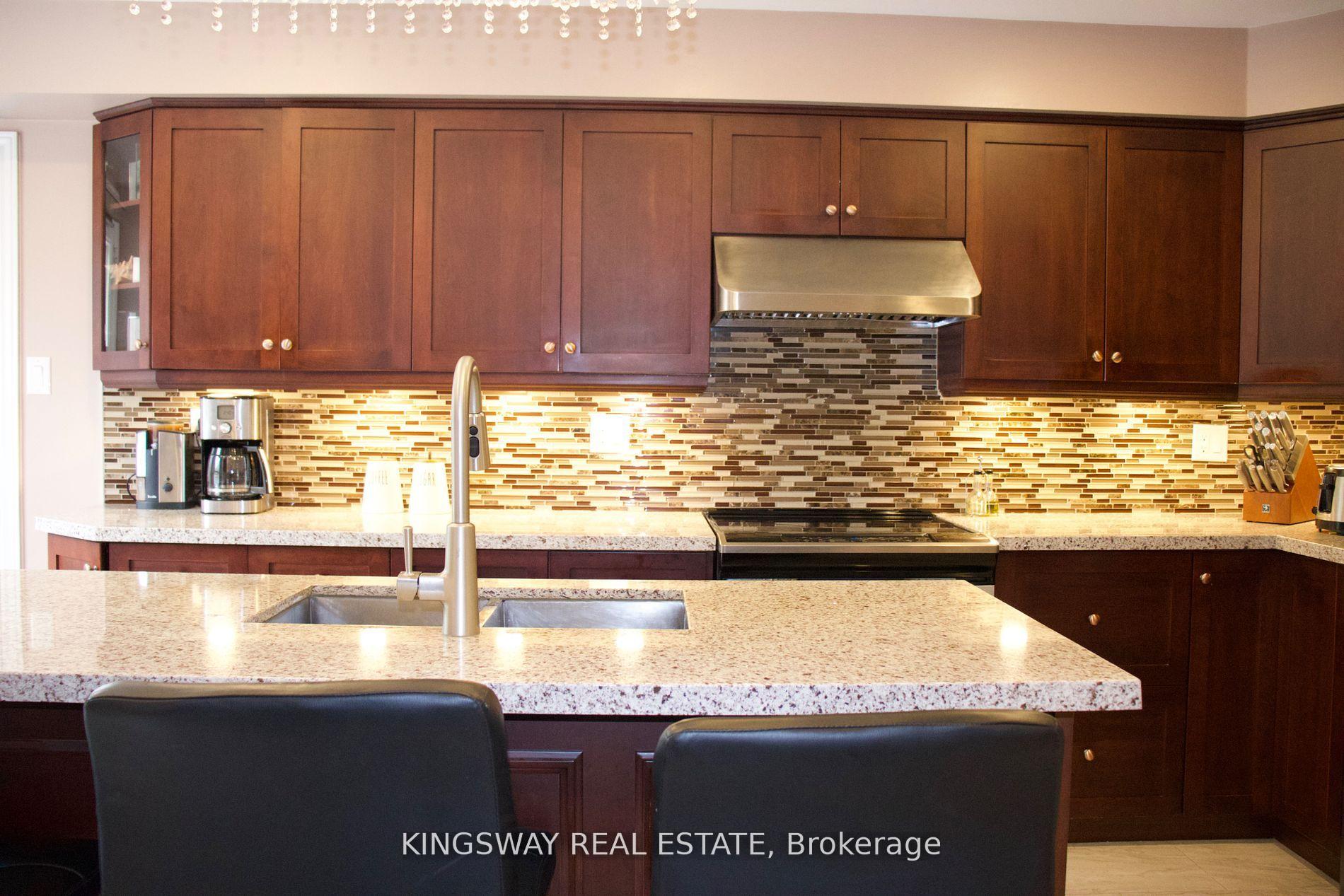 Photo 16 of 49 Farncomb Crescent, Clarington, Bowmanville — HOMEH