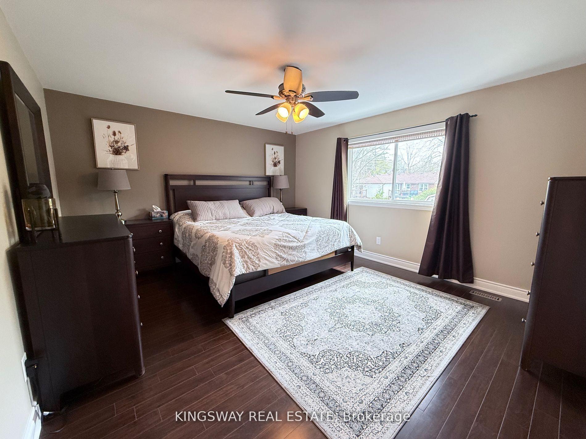 Photo 7 of 49 Farncomb Crescent, Clarington, Bowmanville — HOMEH