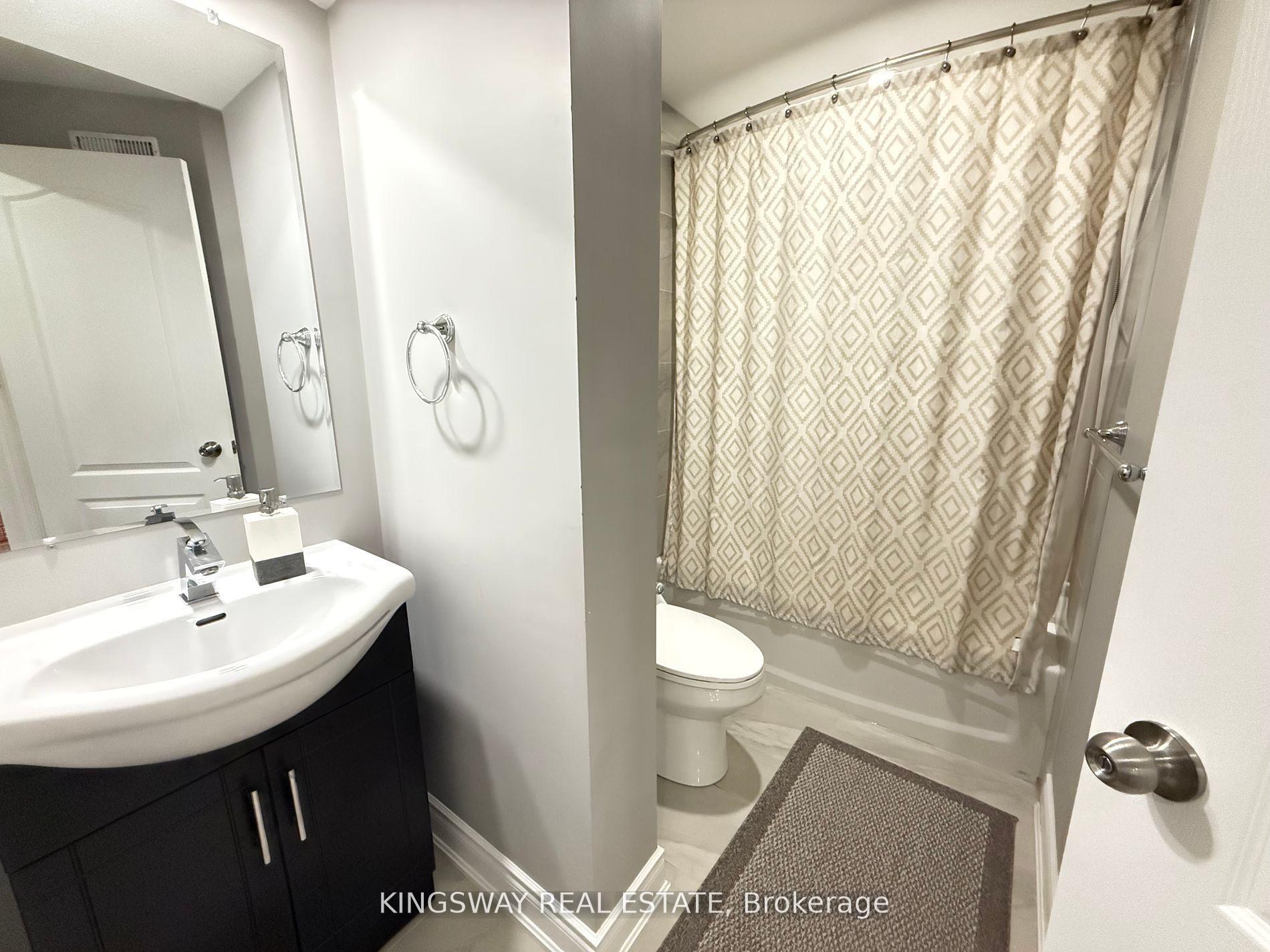 Photo 24 of 49 Farncomb Crescent, Clarington, Bowmanville — HOMEH