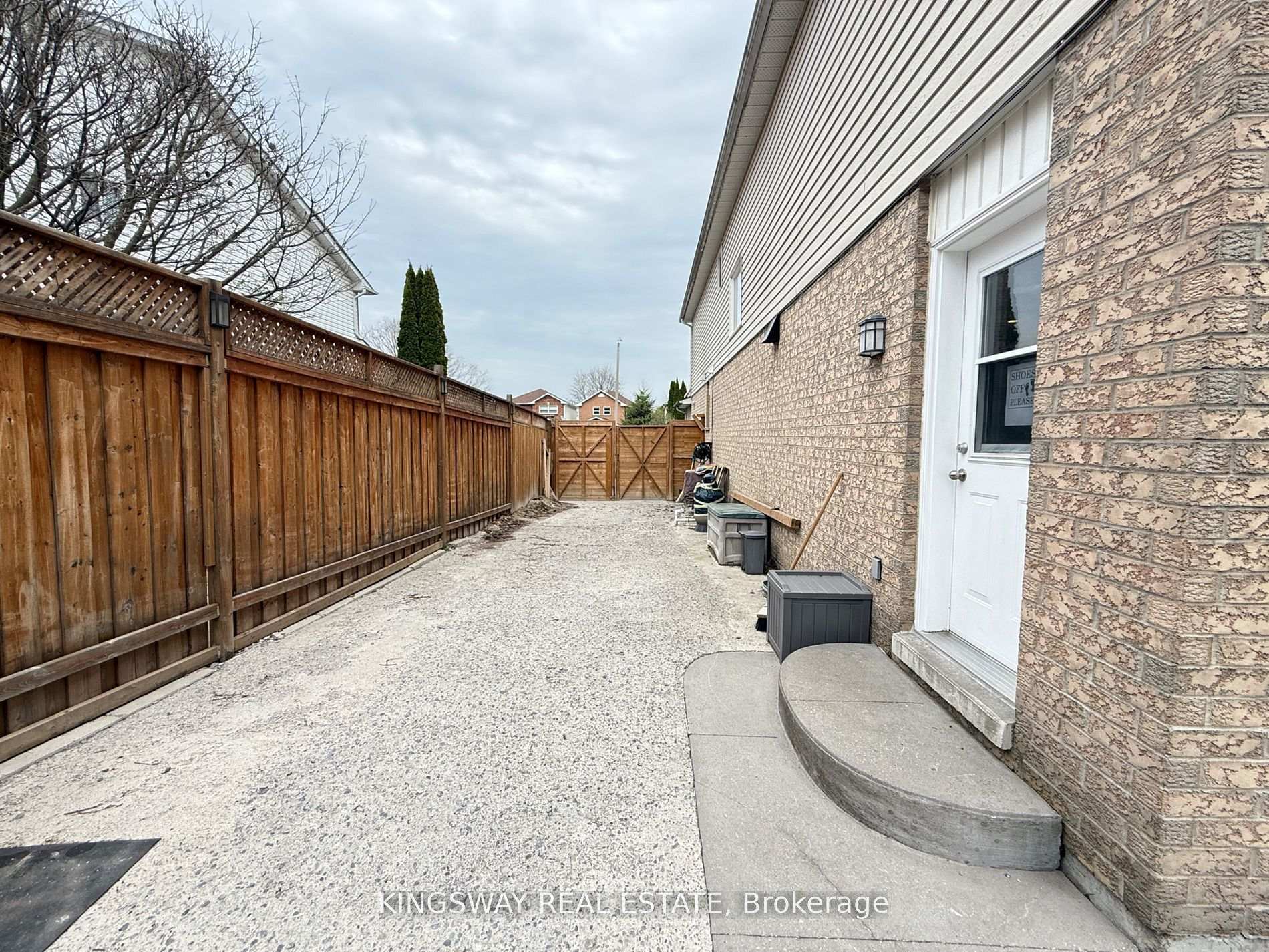 Photo 28 of 49 Farncomb Crescent, Clarington, Bowmanville — HOMEH