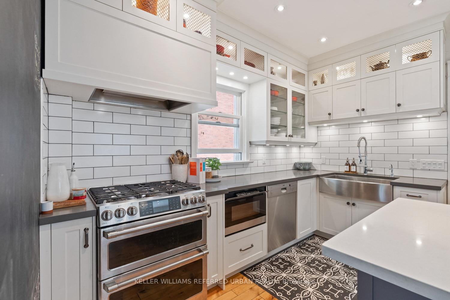Photo 4 of 72 Connaught Avenue, Aurora, Aurora Village — HOMEH