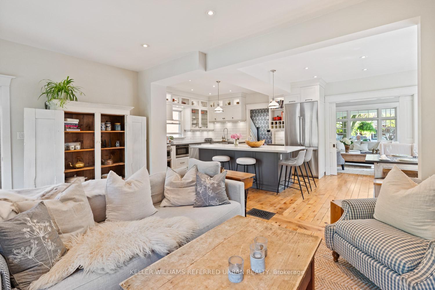 Photo 5 of 72 Connaught Avenue, Aurora, Aurora Village — HOMEH