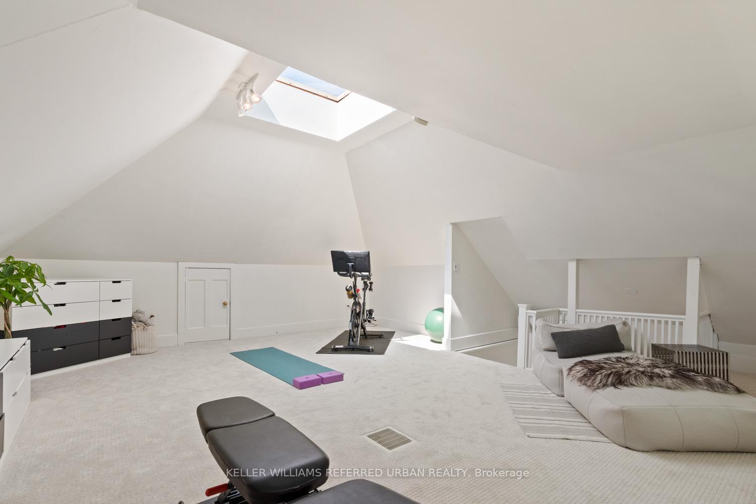 Photo 7 of 72 Connaught Avenue, Aurora, Aurora Village — HOMEH
