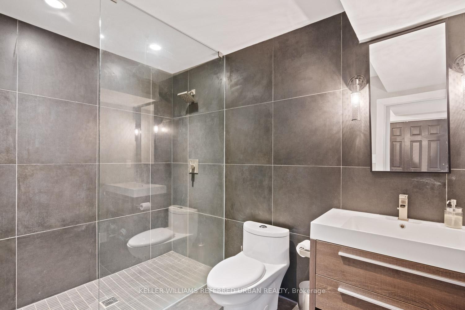 Photo 10 of 72 Connaught Avenue, Aurora, Aurora Village — HOMEH