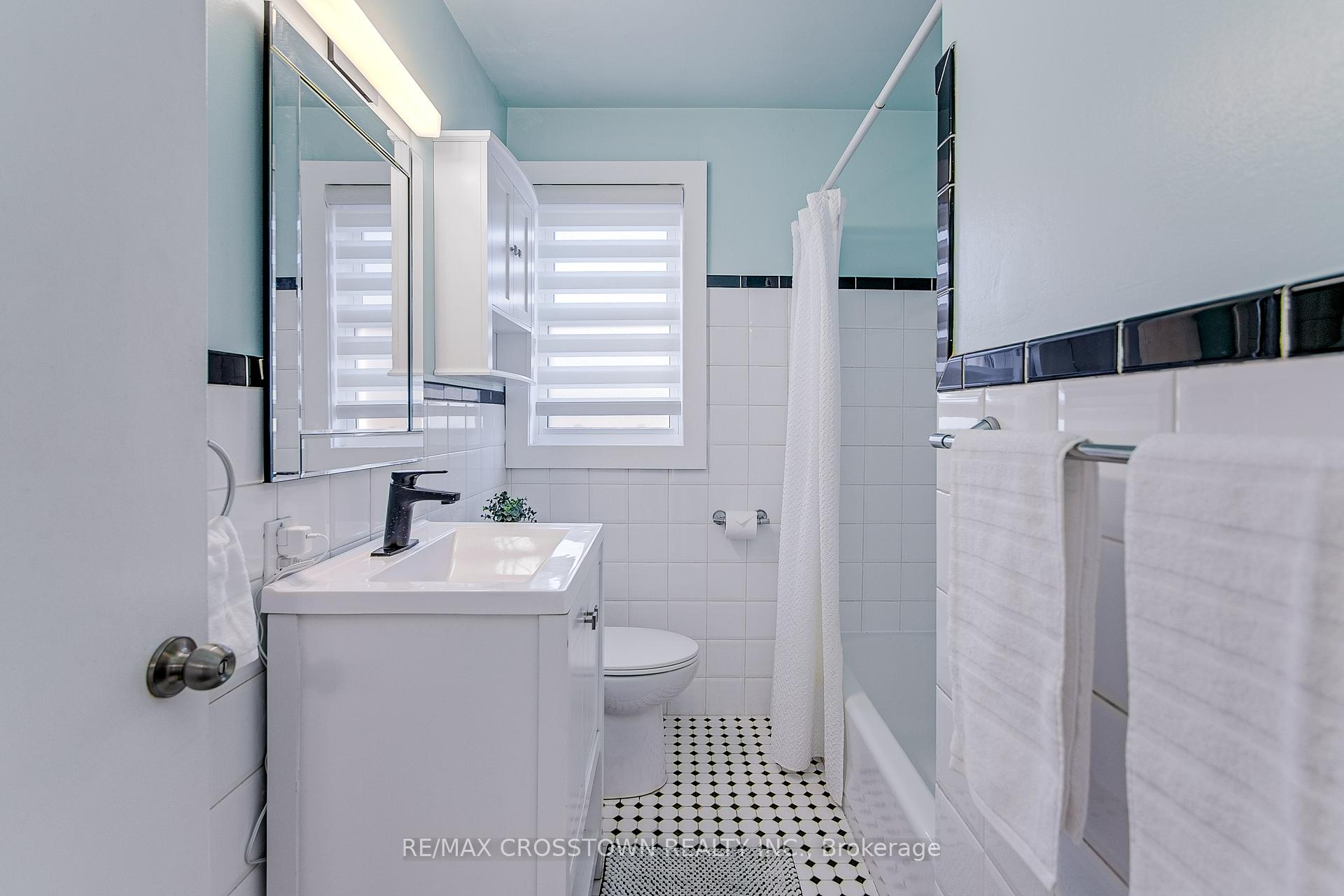 Photo 10 of 74 Strabane Avenue, Barrie, Codrington — HOMEH
