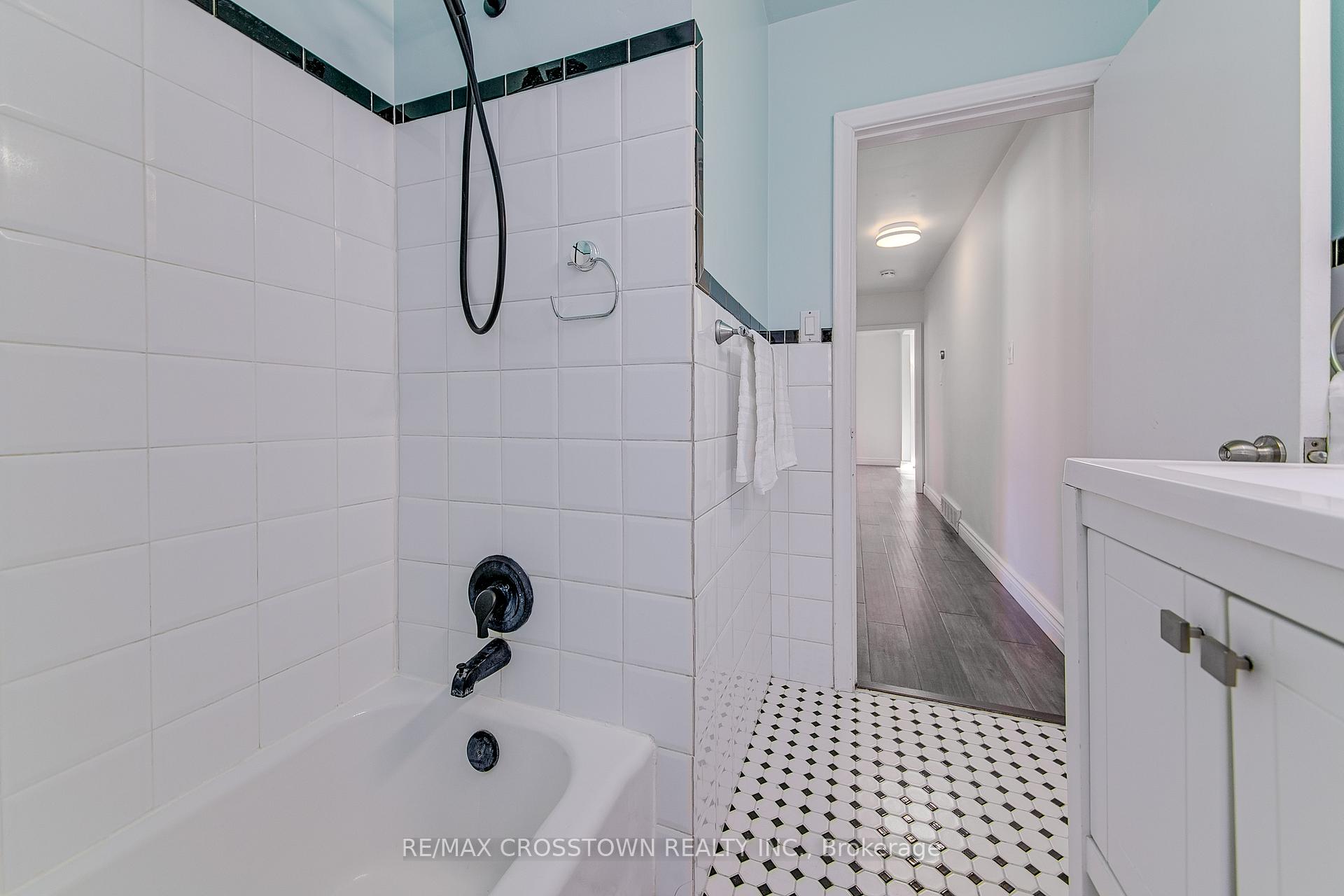 Photo 23 of 74 Strabane Avenue, Barrie, Codrington — HOMEH