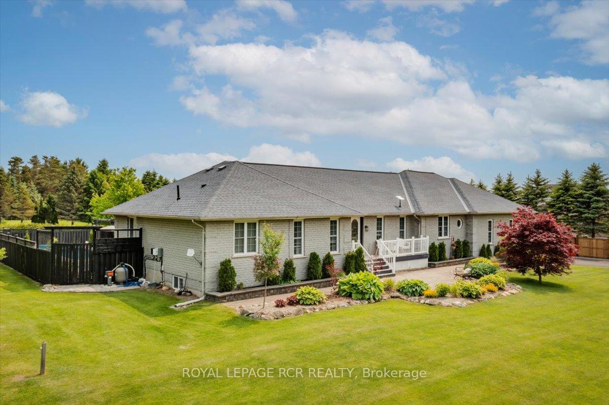 Photo 10 of 395 Sandford Road, Uxbridge, Rural Uxbridge — HOMEH