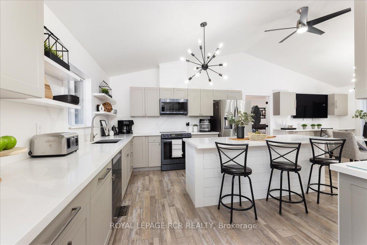 Photo 8 of 395 Sandford Road, Uxbridge, Rural Uxbridge — HOMEH