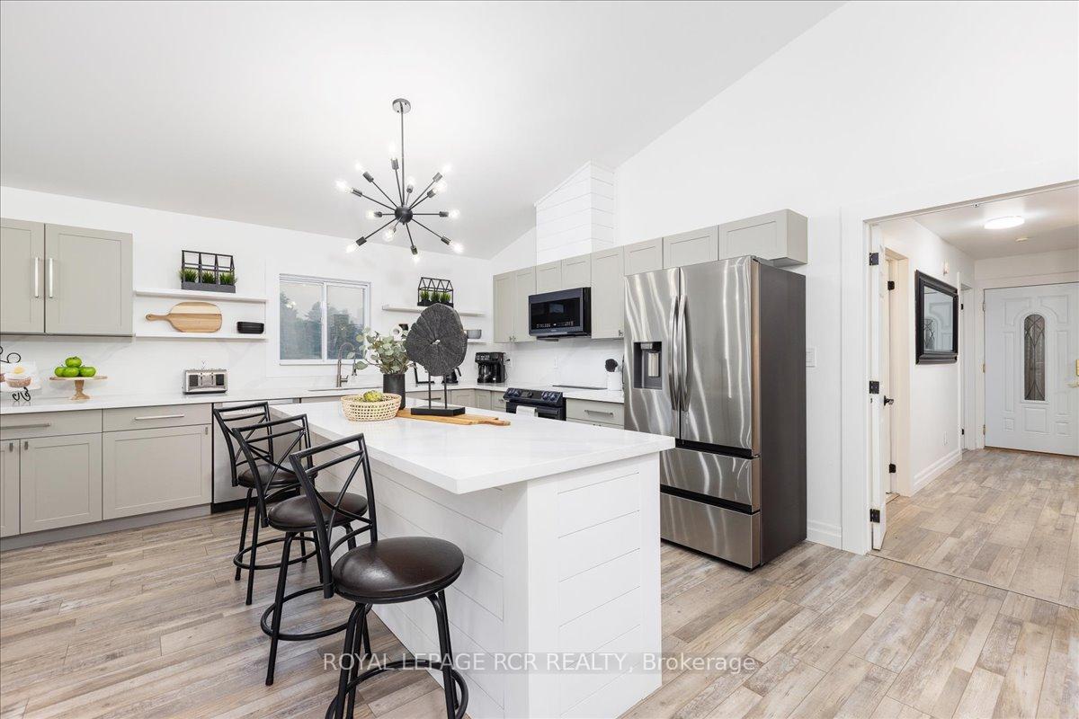 Photo 18 of 395 Sandford Road, Uxbridge, Rural Uxbridge — HOMEH