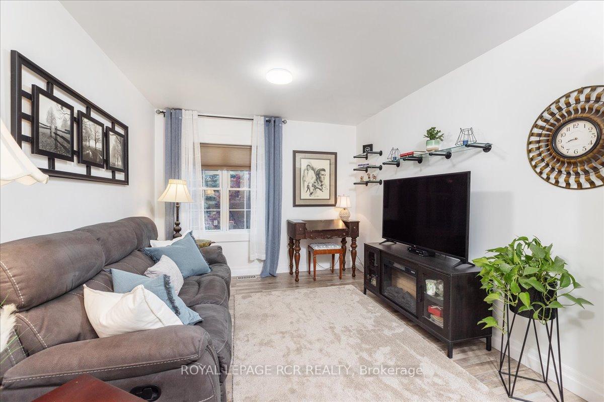 Photo 25 of 395 Sandford Road, Uxbridge, Rural Uxbridge — HOMEH