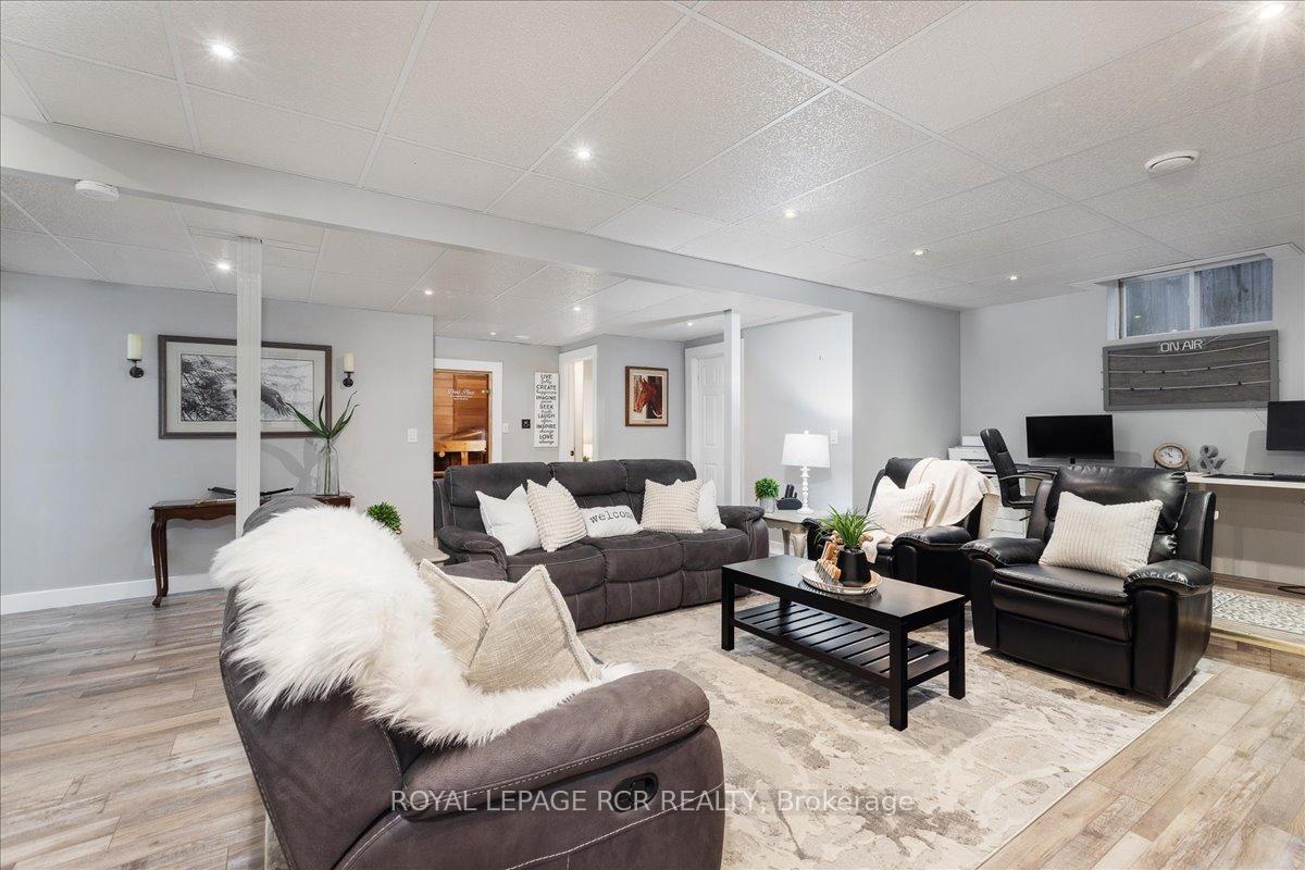 Photo 26 of 395 Sandford Road, Uxbridge, Rural Uxbridge — HOMEH