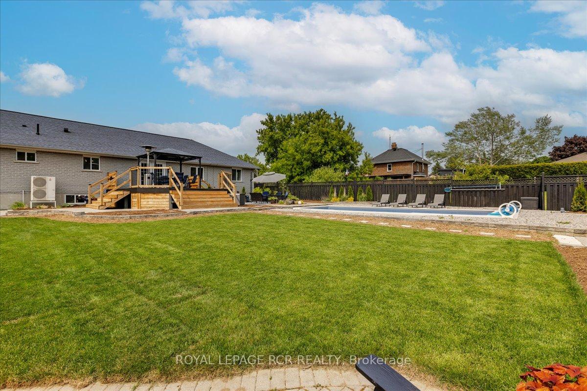Photo 35 of 395 Sandford Road, Uxbridge, Rural Uxbridge — HOMEH