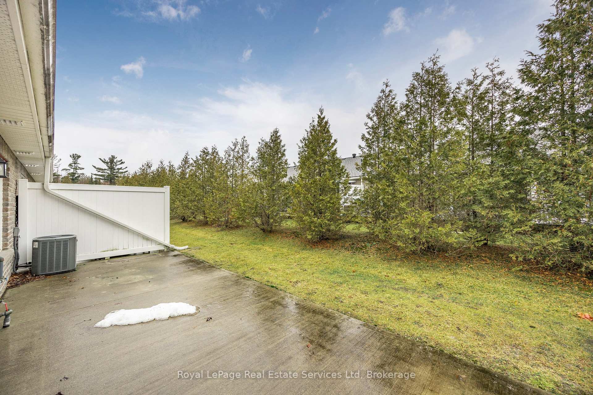 Photo 21 of 39 Clover Crescent, Wasaga Beach — HOMEH