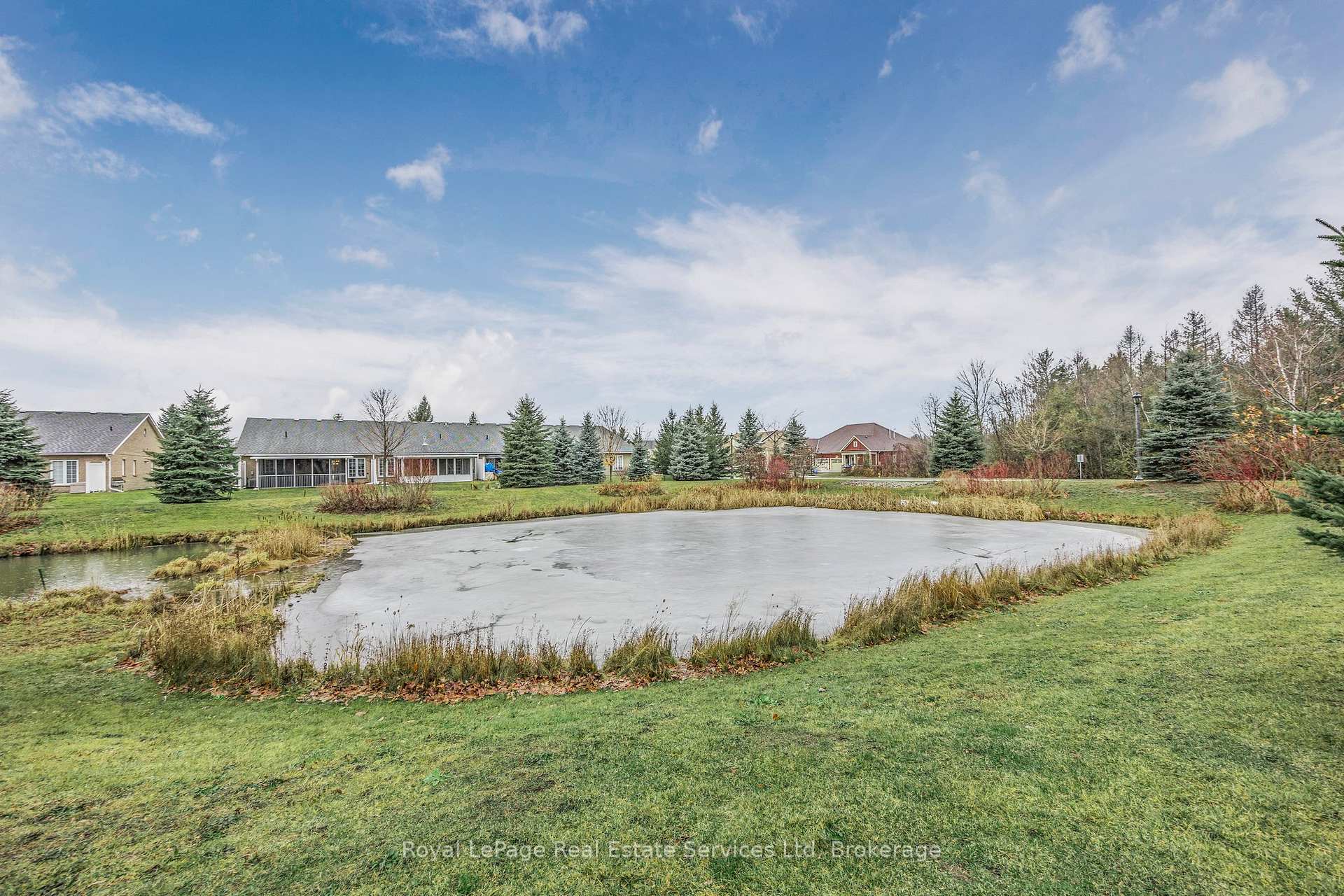 Photo 23 of 39 Clover Crescent, Wasaga Beach — HOMEH