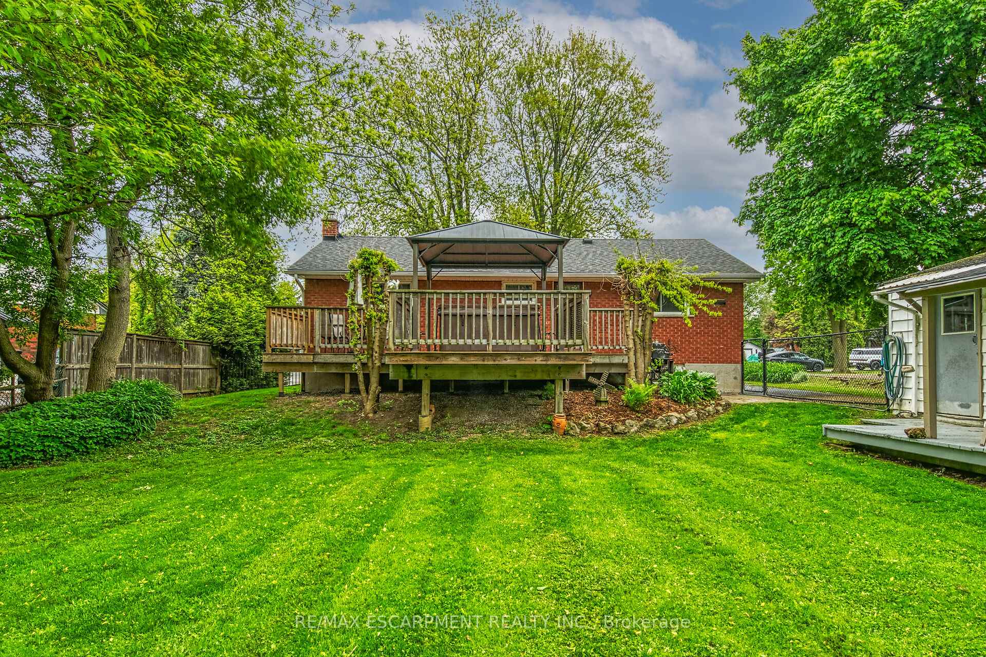 Photo 5 of 88 Aldercrest Avenue, Hamilton, Allison — HOMEH