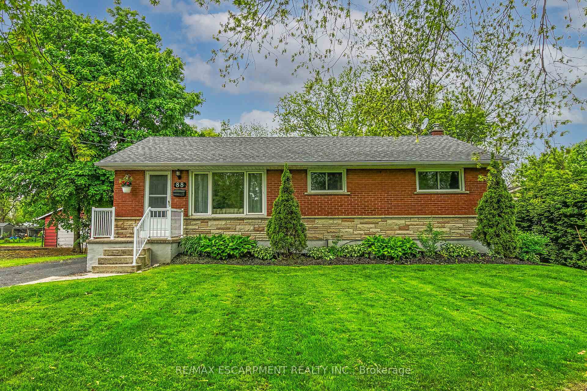 Photo 13 of 88 Aldercrest Avenue, Hamilton, Allison — HOMEH