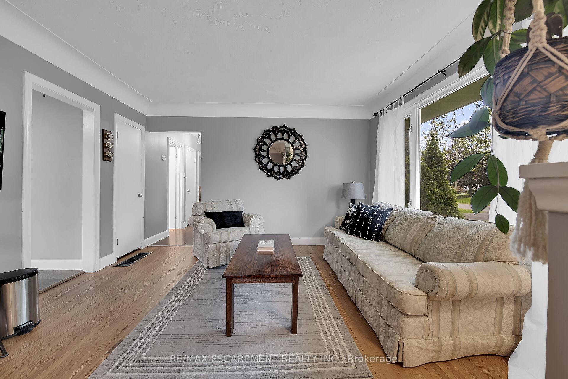 Photo 3 of 88 Aldercrest Avenue, Hamilton, Allison — HOMEH