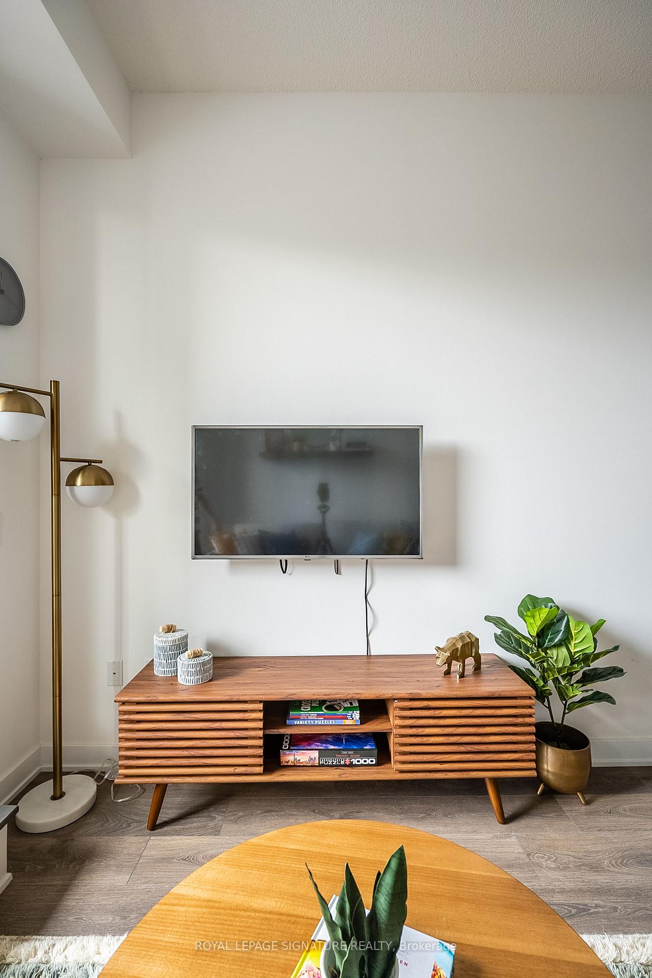 Photo 6 of Unit 204, 130 River Street, Toronto, Regent Park — HOMEH