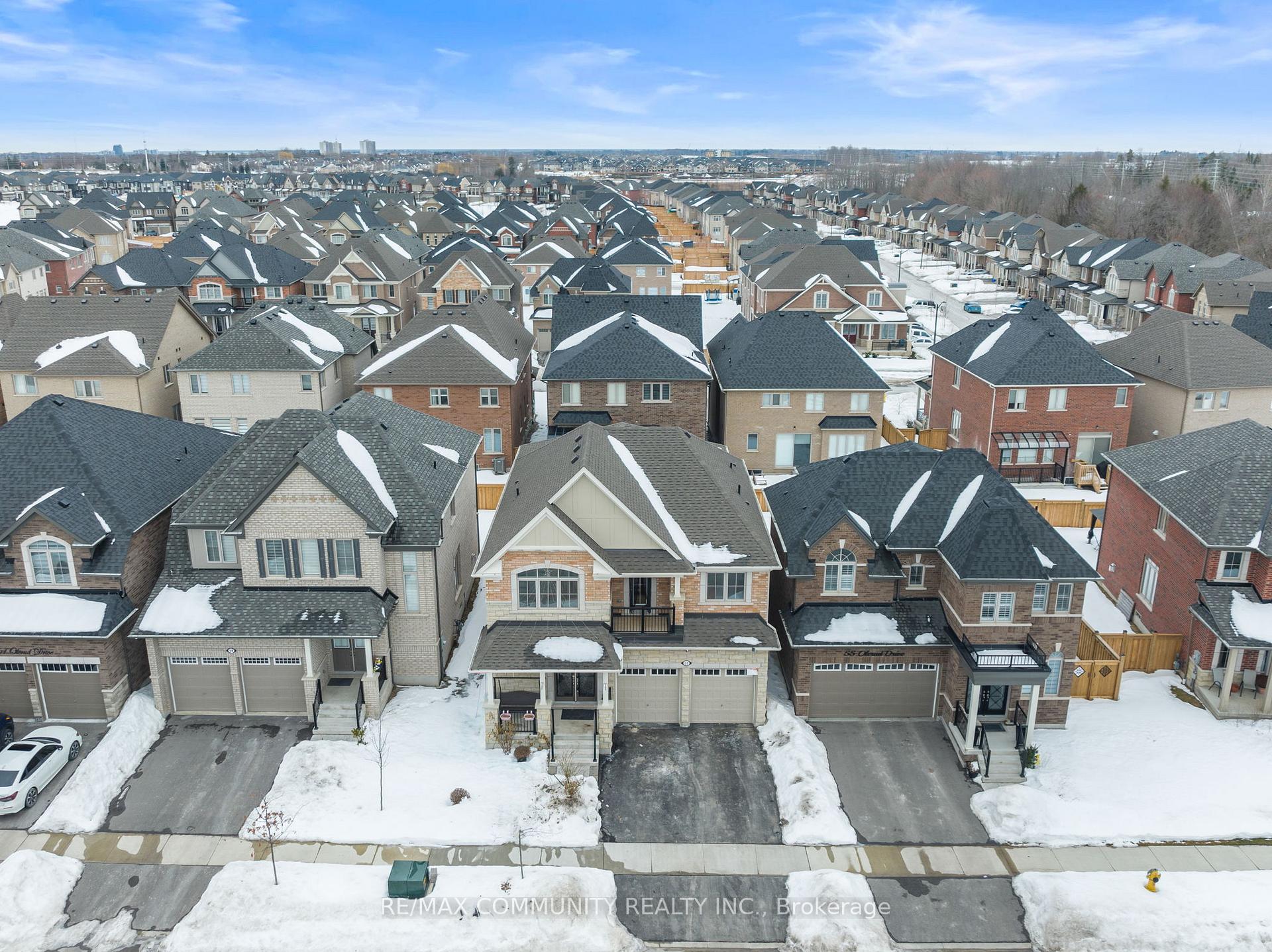 Photo 5 of 57 Olerud Drive, Whitby, Rural Whitby — HOMEH