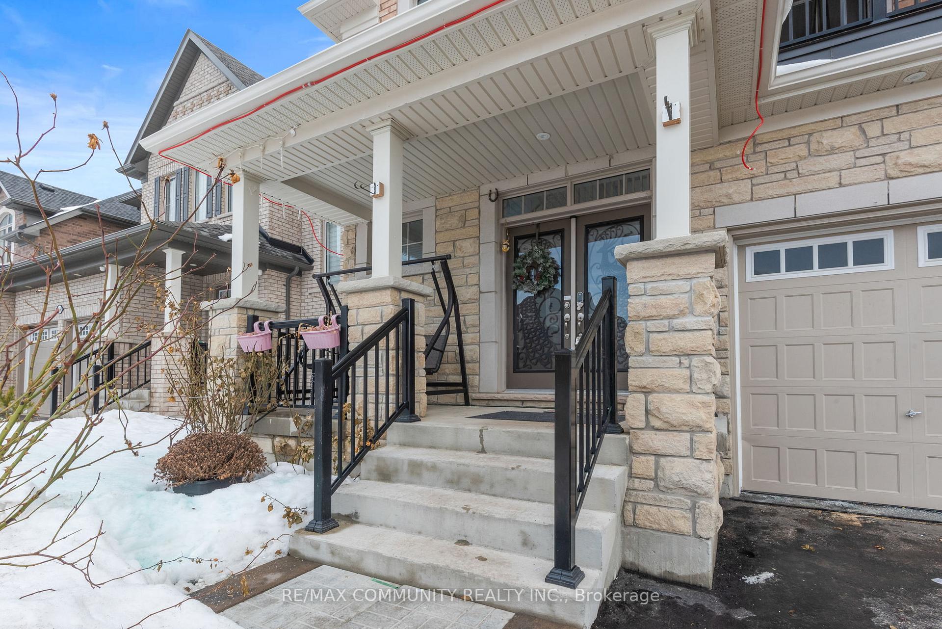 Photo 4 of 57 Olerud Drive, Whitby, Rural Whitby — HOMEH