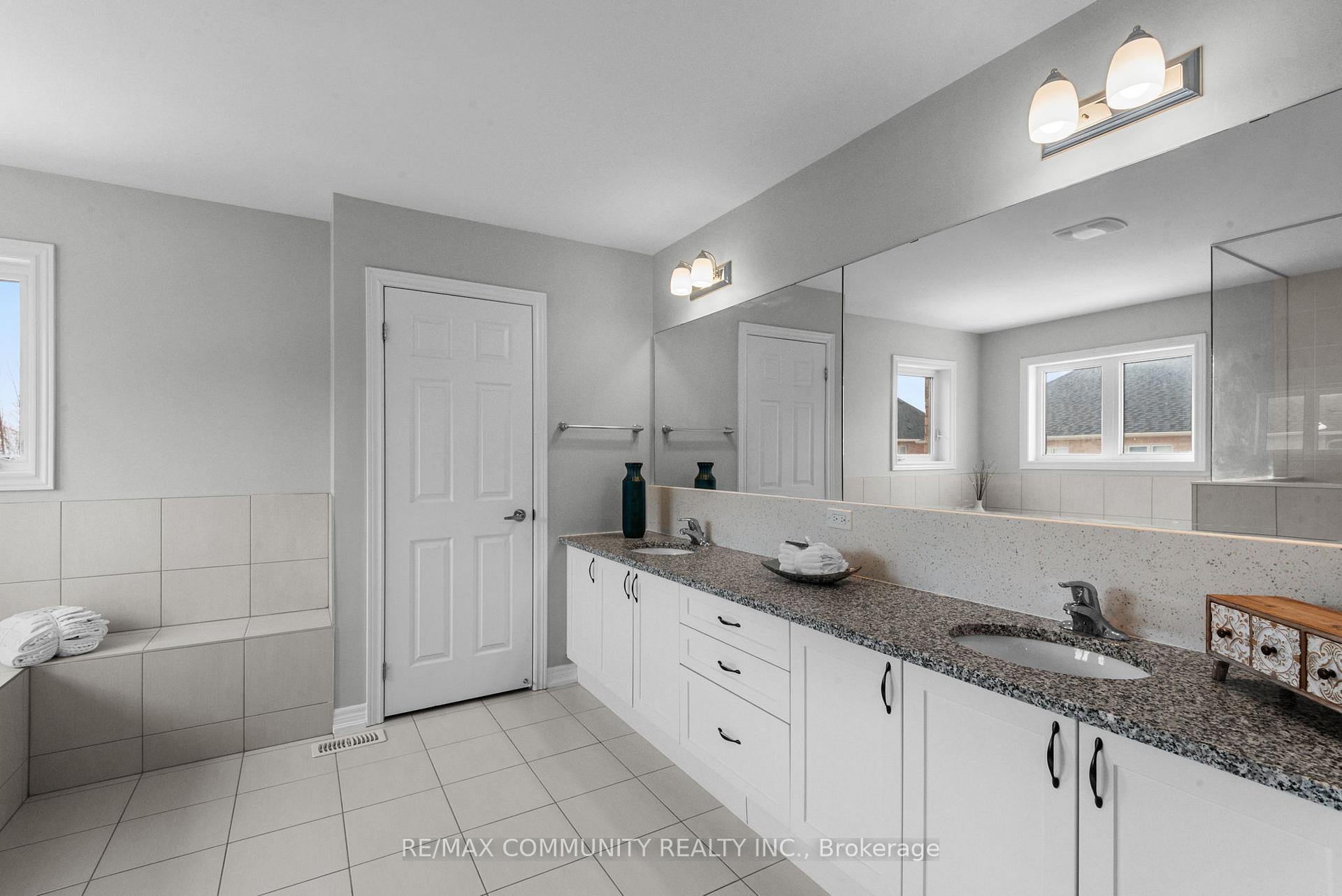 Photo 29 of 57 Olerud Drive, Whitby, Rural Whitby — HOMEH