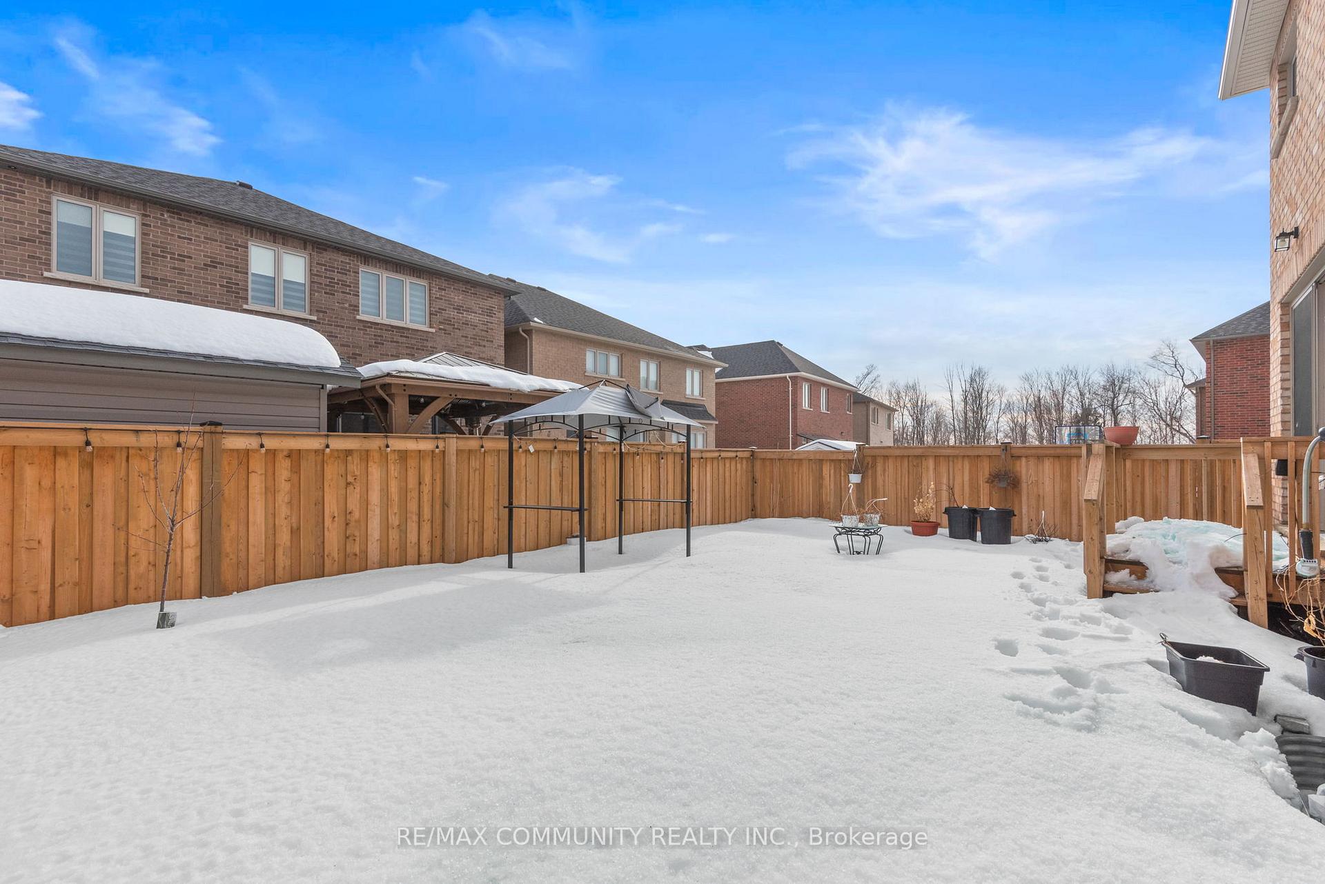 Photo 46 of 57 Olerud Drive, Whitby, Rural Whitby — HOMEH