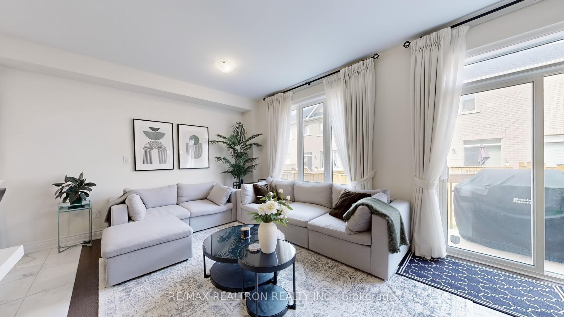 Photo 6 of 6 Reign Lane, Markham, Cedarwood — HOMEH
