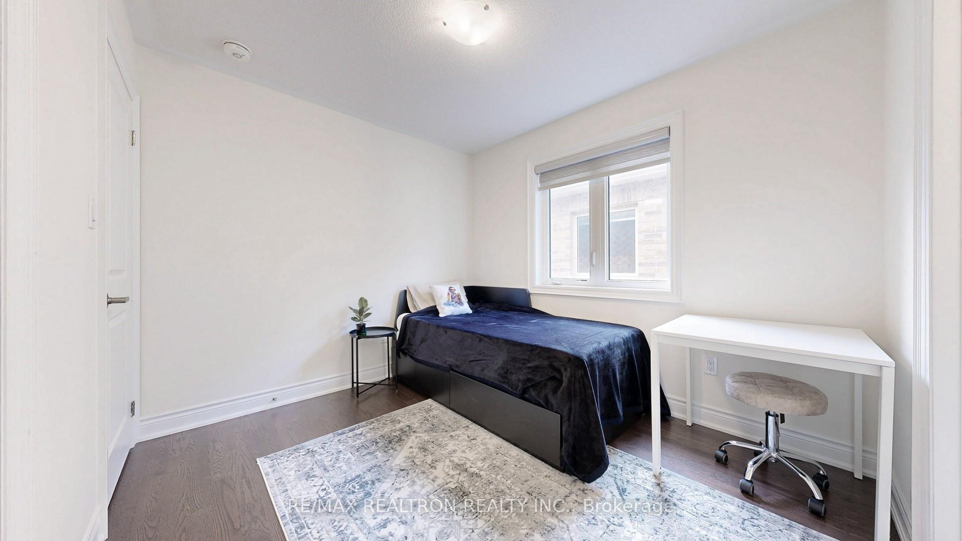 Photo 32 of 6 Reign Lane, Markham, Cedarwood — HOMEH