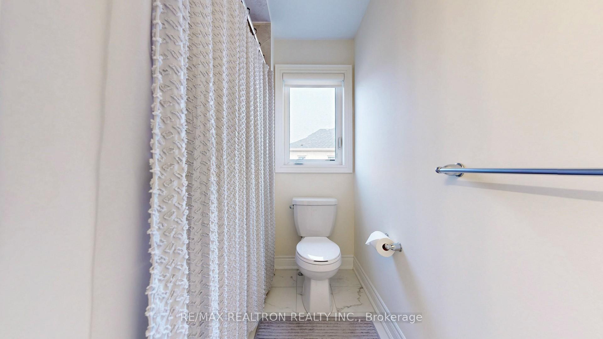 Photo 36 of 6 Reign Lane, Markham, Cedarwood — HOMEH