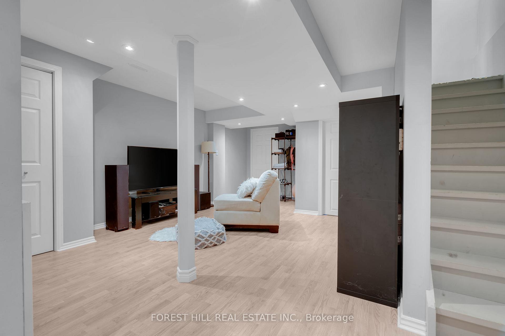 Photo 22 of 51 Ridwell Street, Barrie, Edgehill Drive — HOMEH