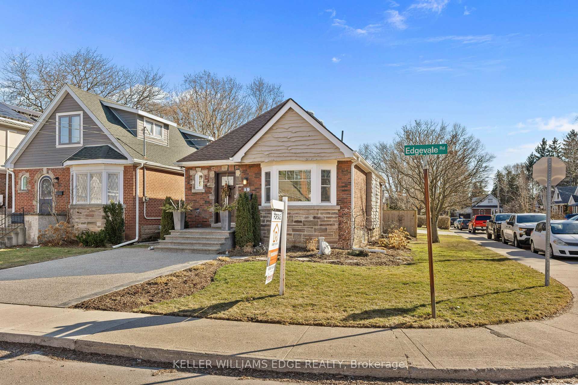 Photo 3 of 19 Edgevale Road, Hamilton, Westdale — HOMEH