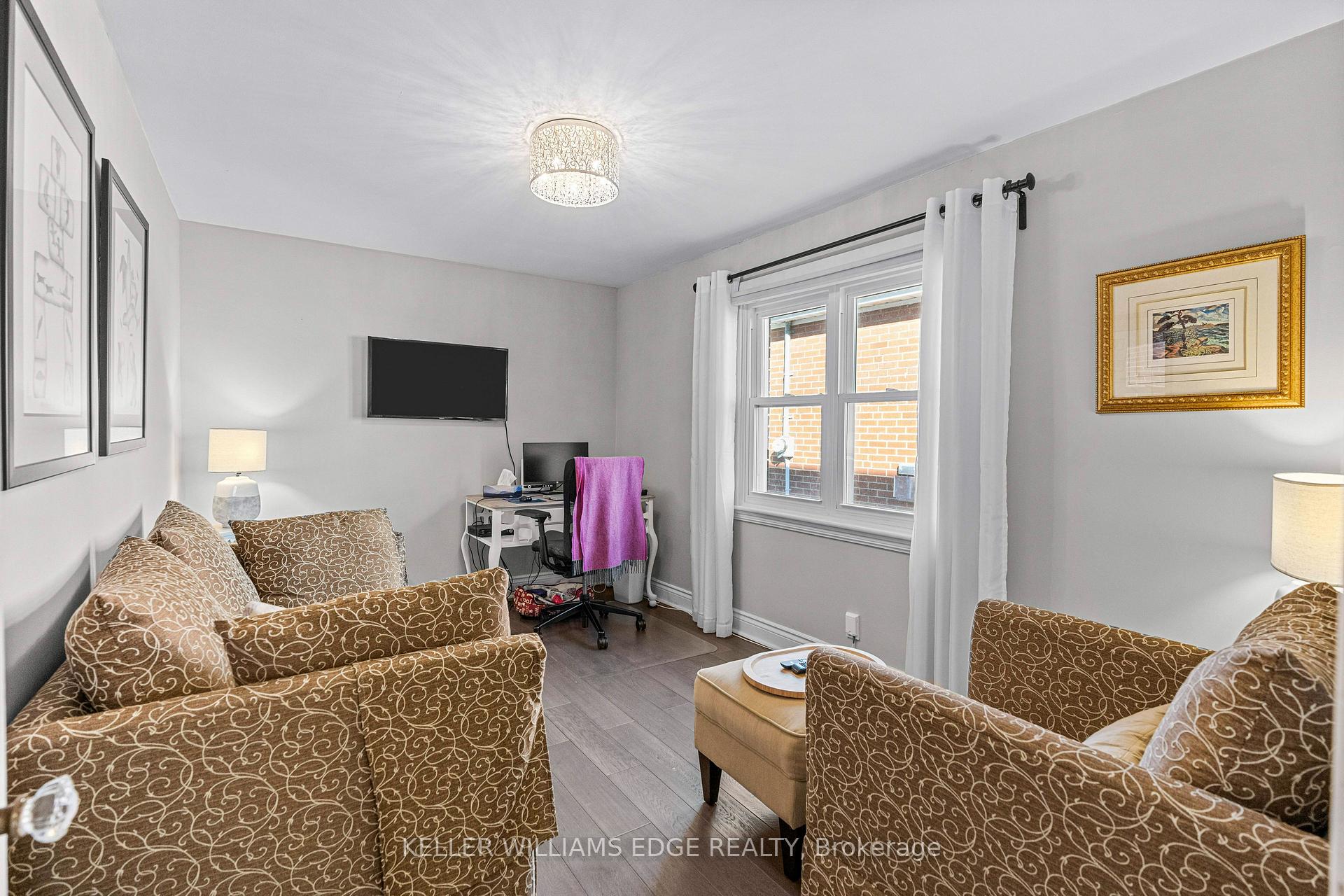 Photo 7 of 19 Edgevale Road, Hamilton, Westdale — HOMEH