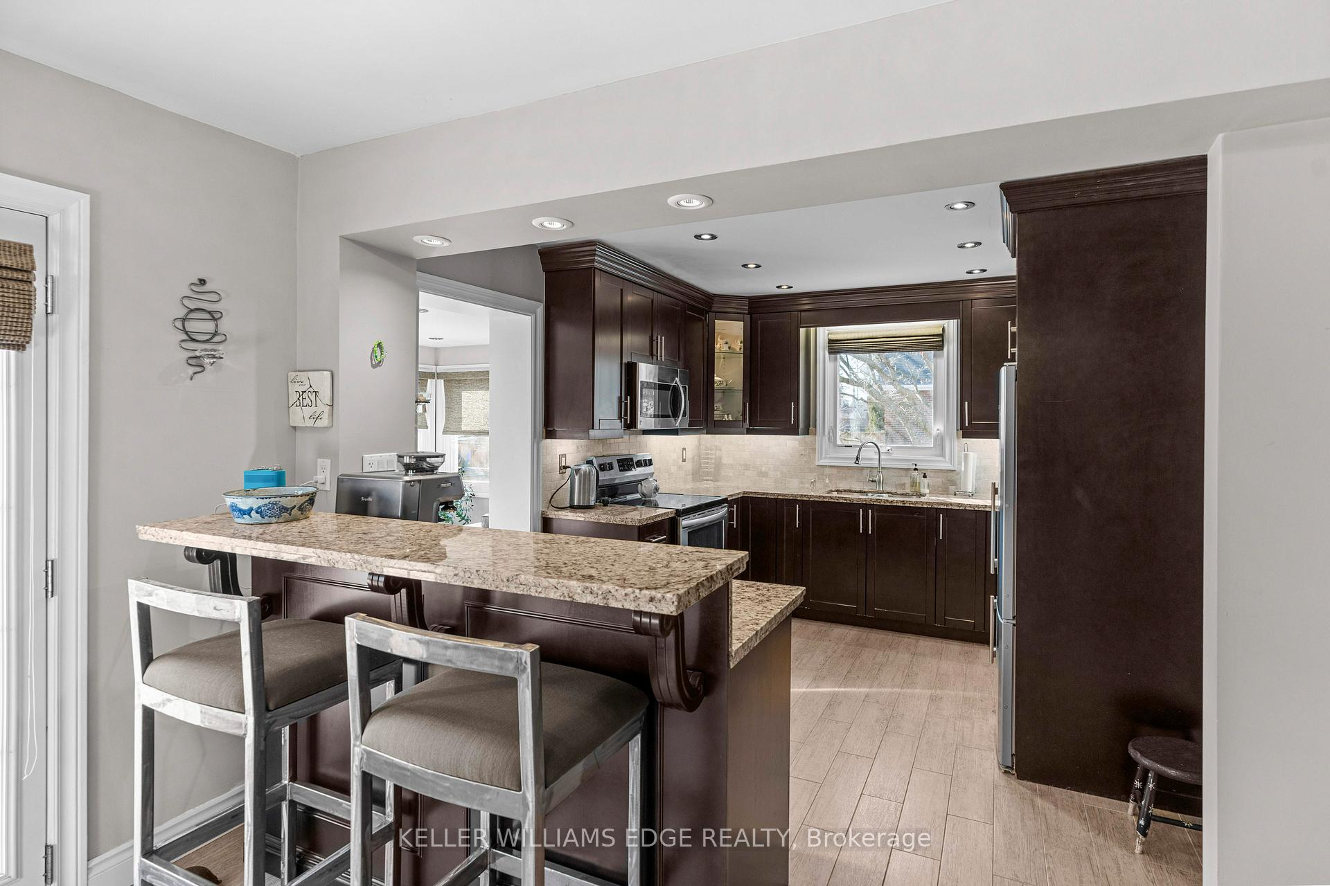 Photo 14 of 19 Edgevale Road, Hamilton, Westdale — HOMEH