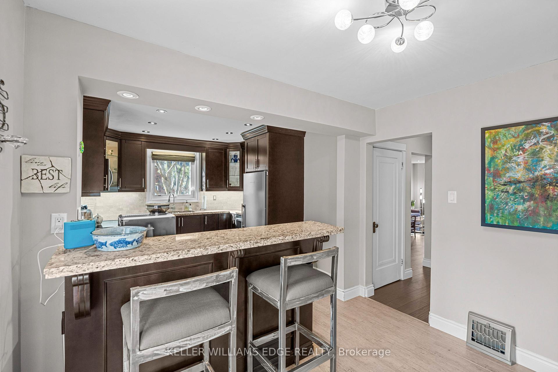 Photo 10 of 19 Edgevale Road, Hamilton, Westdale — HOMEH