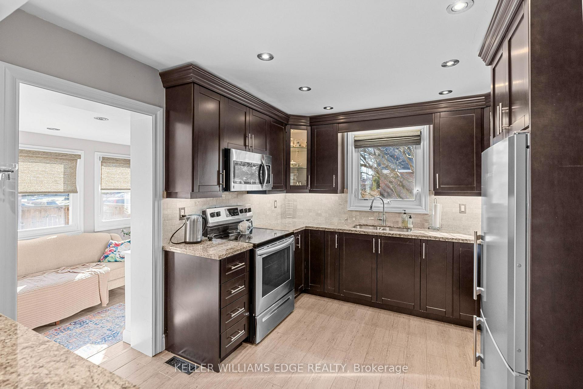 Photo 9 of 19 Edgevale Road, Hamilton, Westdale — HOMEH