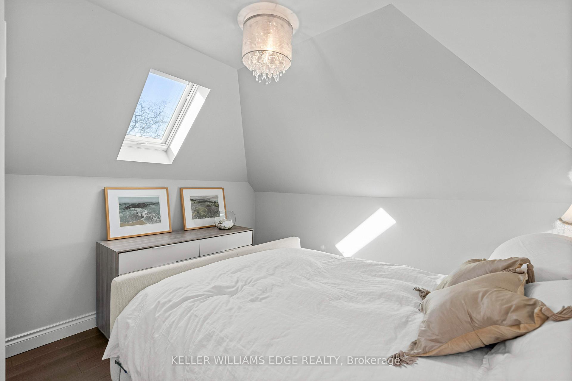 Photo 22 of 19 Edgevale Road, Hamilton, Westdale — HOMEH