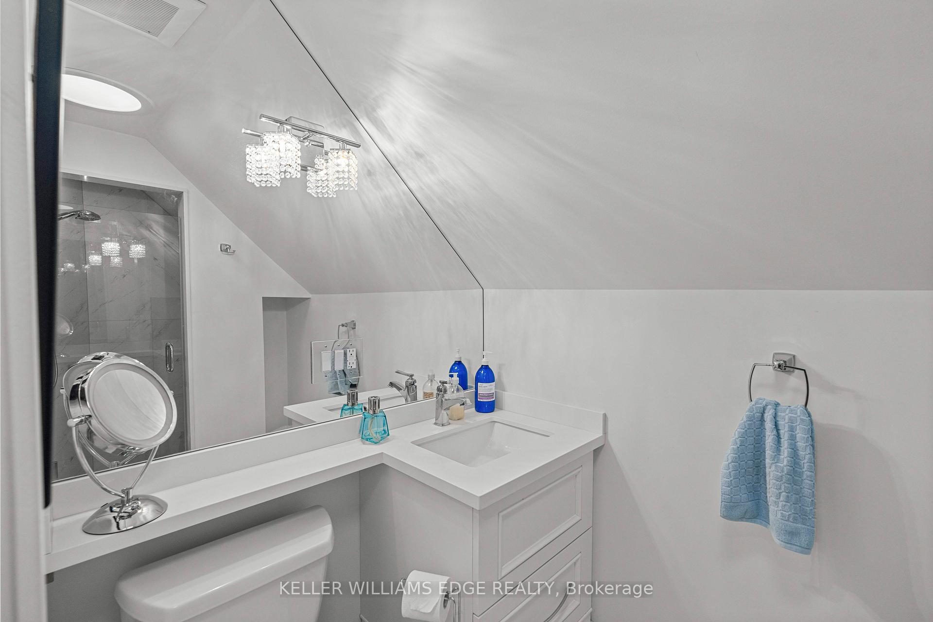 Photo 20 of 19 Edgevale Road, Hamilton, Westdale — HOMEH