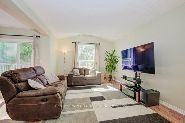 Photo 14 of 148 Cavelletti Drive, Waterloo — HOMEH