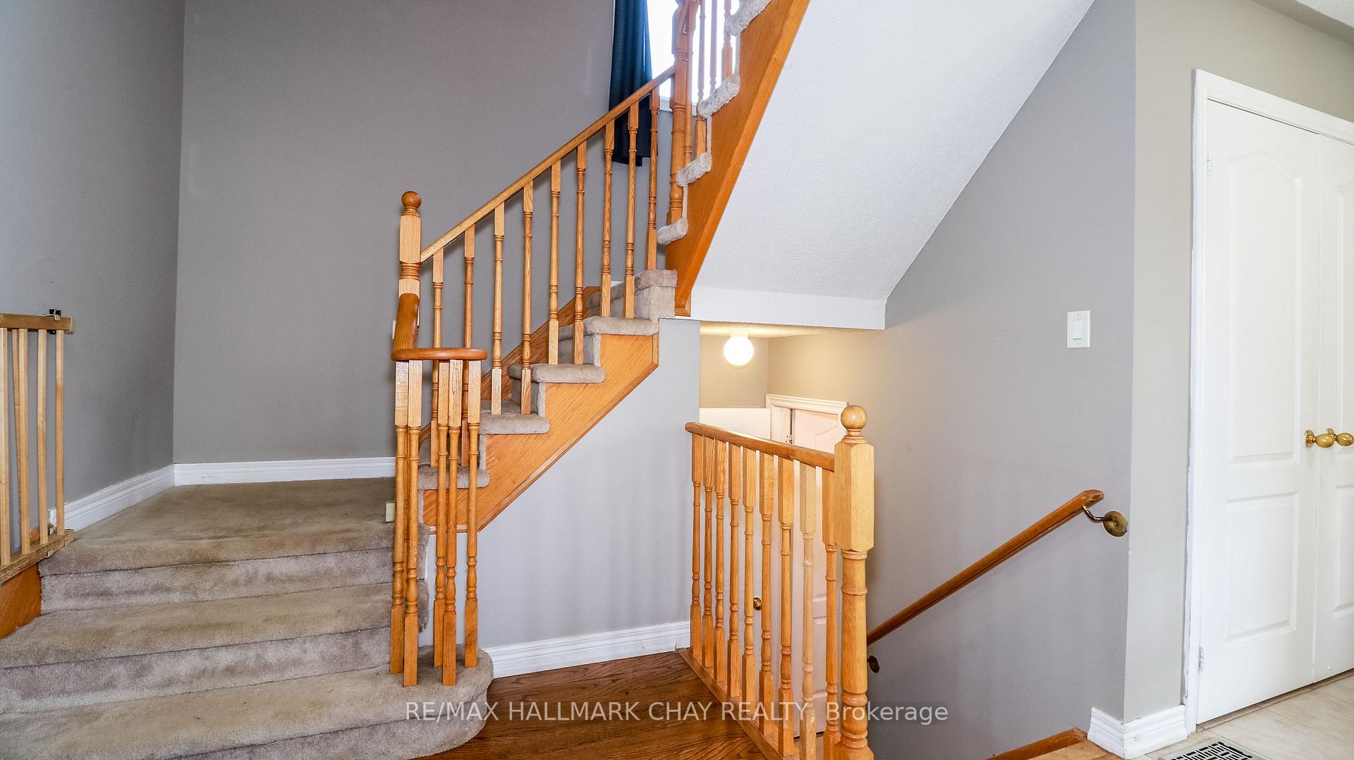 Photo 8 of 149 Cunningham Drive, Barrie, Ardagh — HOMEH