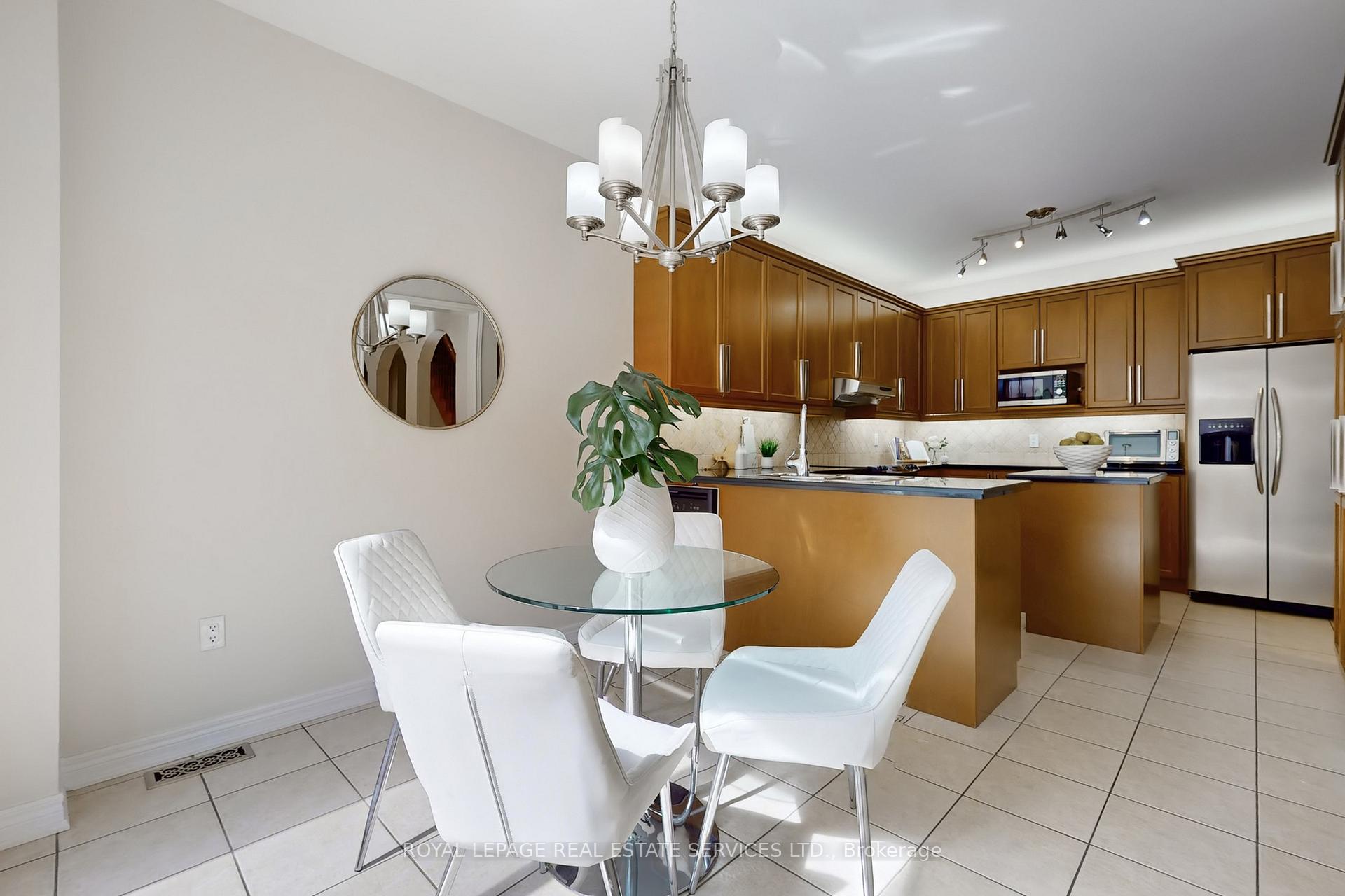 Photo 7 of 171 Coltrane Drive, Vaughan, Patterson — HOMEH