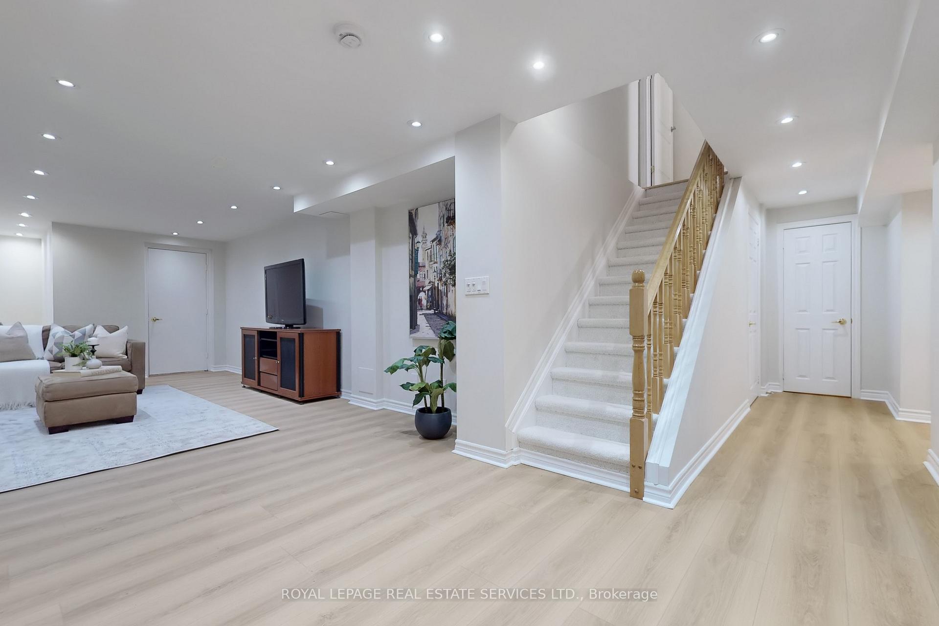 Photo 33 of 171 Coltrane Drive, Vaughan, Patterson — HOMEH