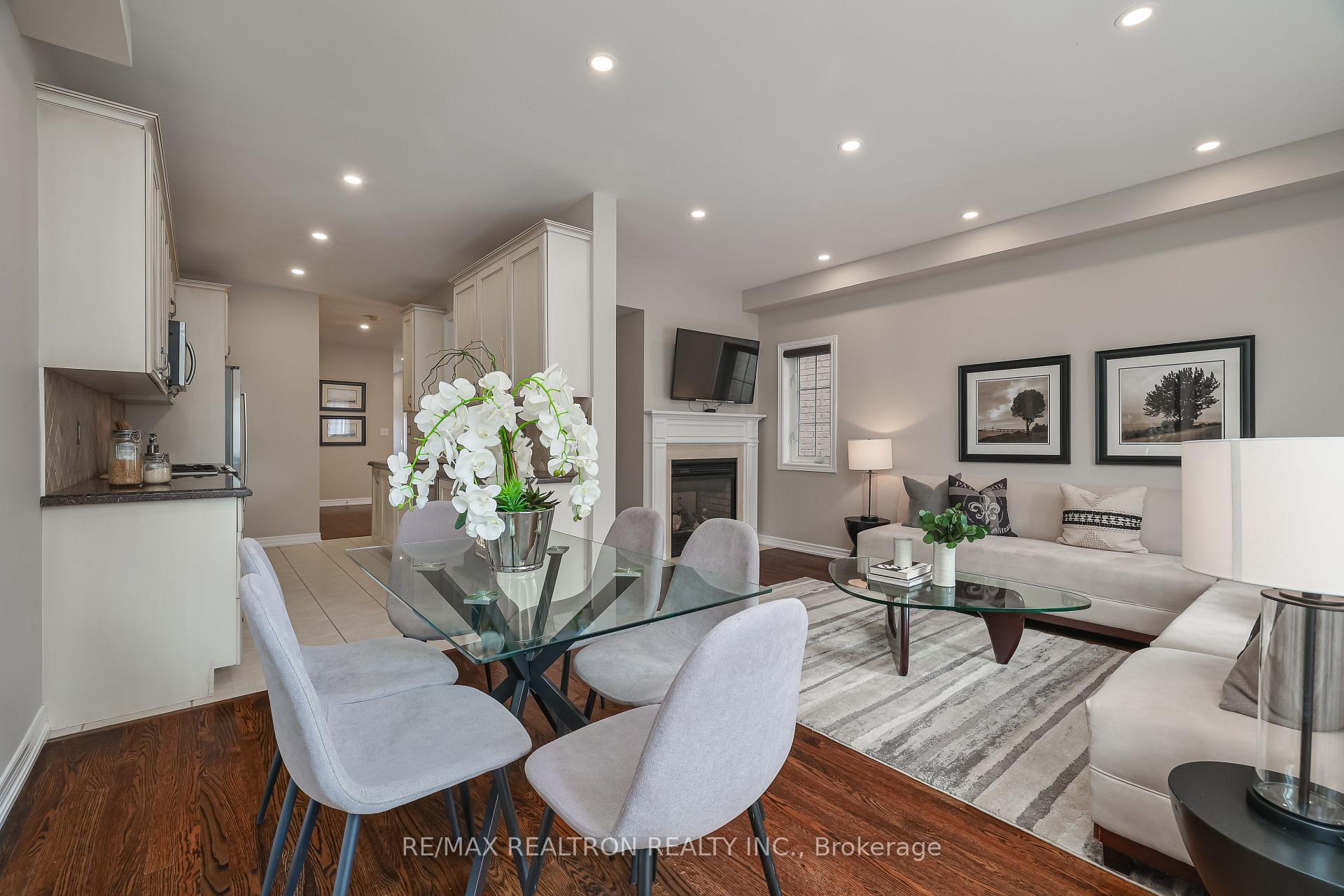 Photo 2 of 18 Lady Loretta Lane, Vaughan, Patterson — HOMEH