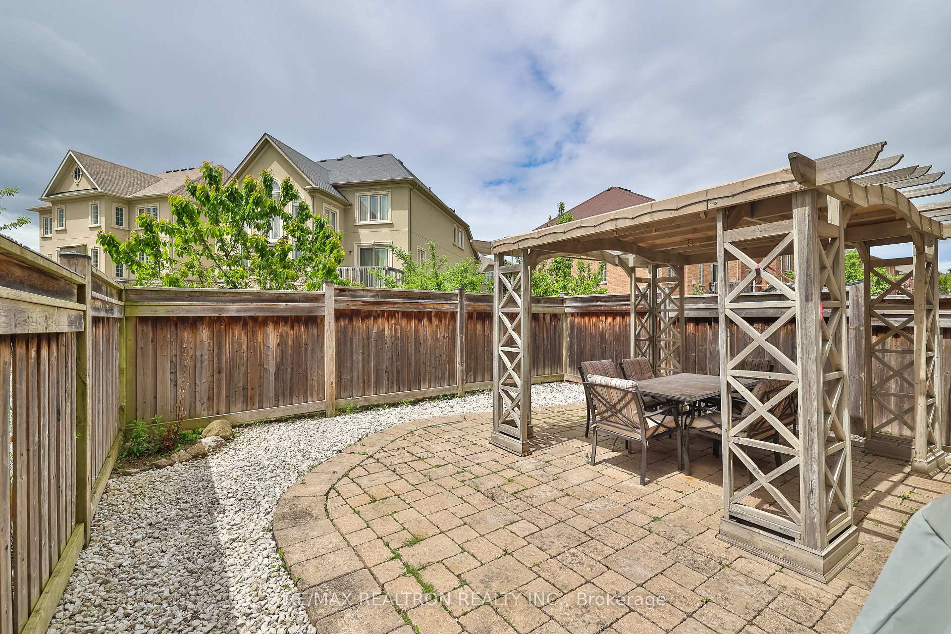 Photo 16 of 18 Lady Loretta Lane, Vaughan, Patterson — HOMEH
