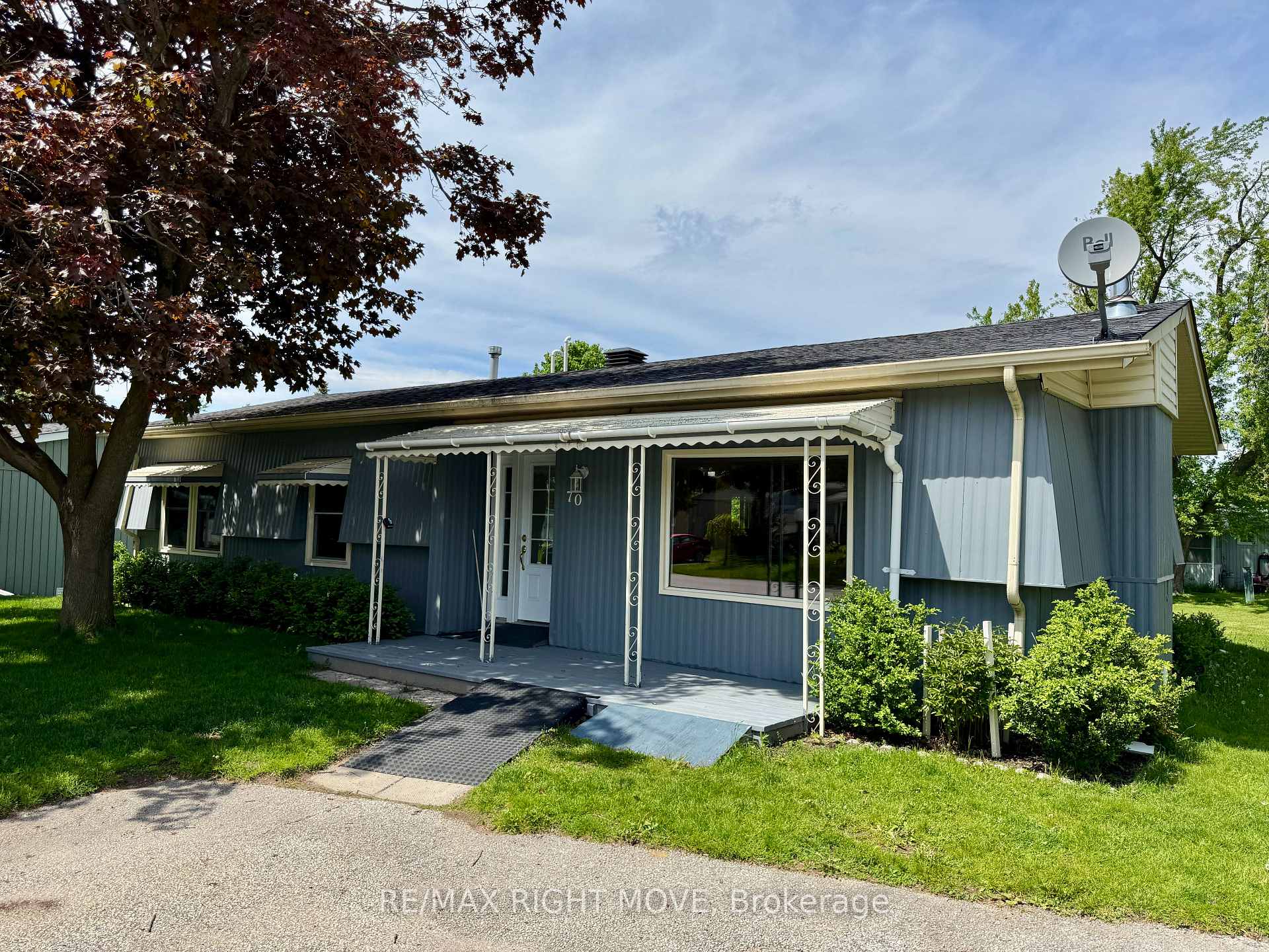 Photo 1 of 70 linden Lane, Innisfil, Rural Innisfil — HOMEH